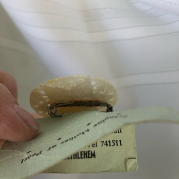 Vtg Genuine Mother of Pearl of David Star Brooch - Picture 4 of 6